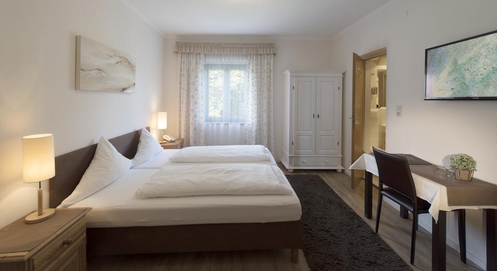 Gasthof Badl - Bed & Breakfast ハル・イン・チロル エクステリア 写真